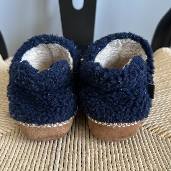 L.L. Bean Kids’ Cozy Slipper Booties - Picture 4 of 5
